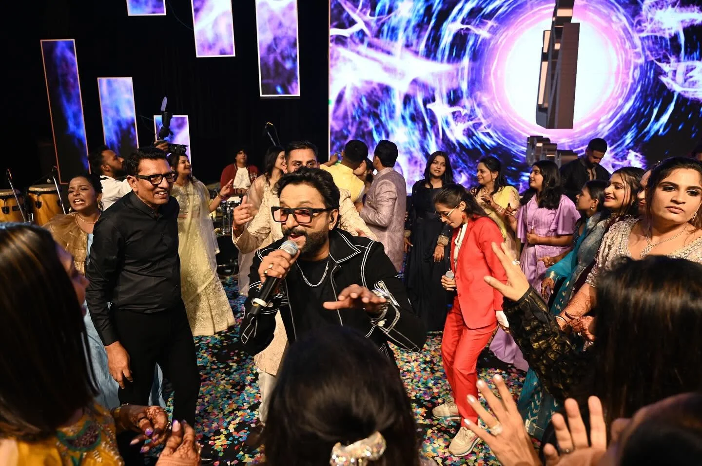 Manish Joshi live performance slide 21